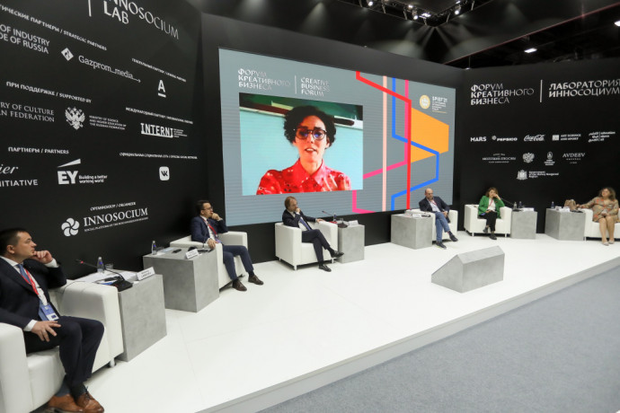 На ПМЭФ-2021 завершился первый Форум Креативного Бизнеса