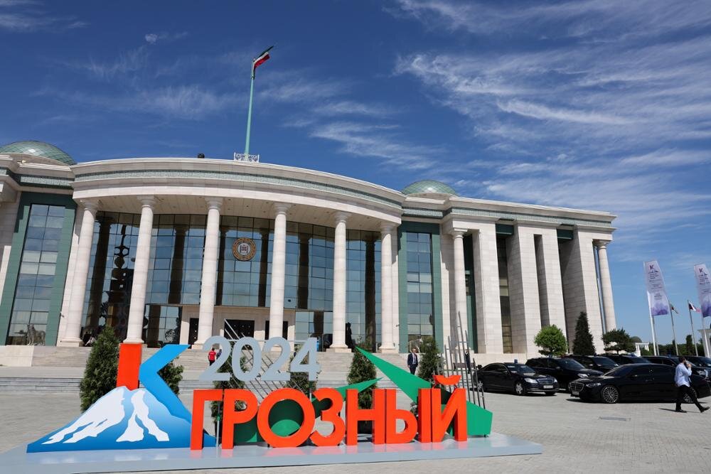 100 соглашений на сумму более 106 млрд рублей подписали на кавказском инвестиционном форуме в Грозном